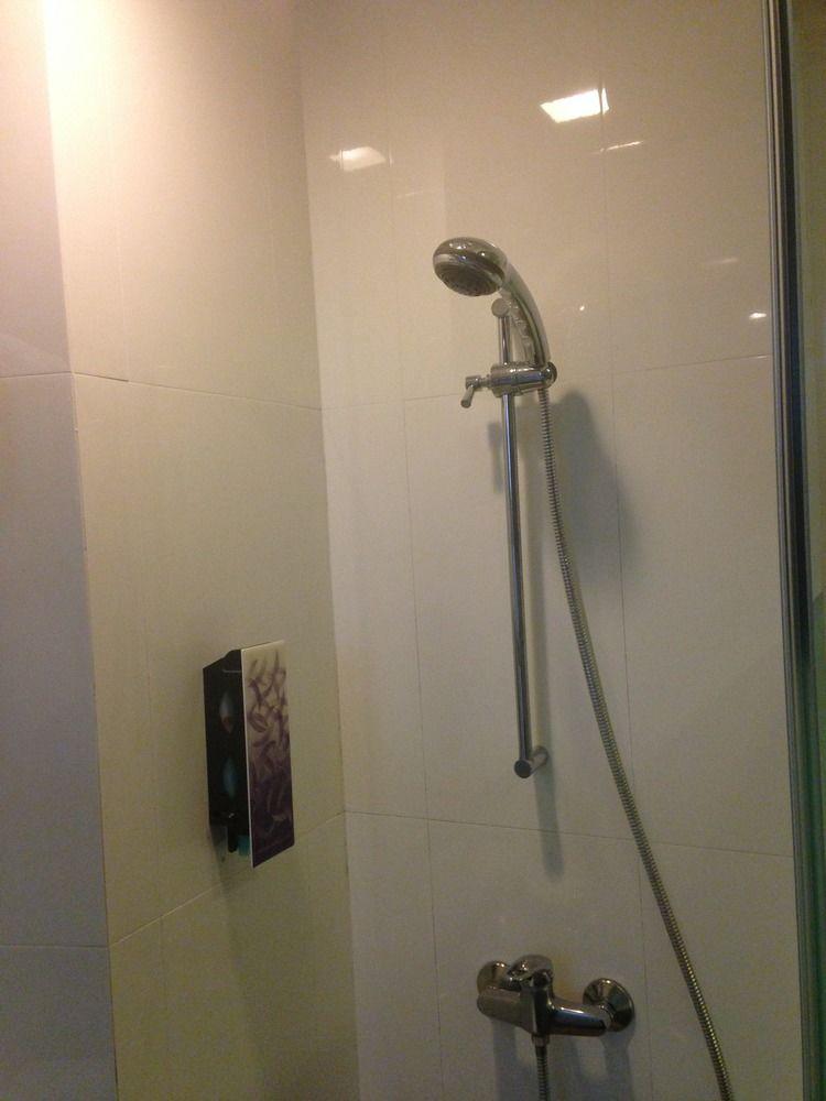 Aqueen Hotel Balestier Singapour Extérieur photo